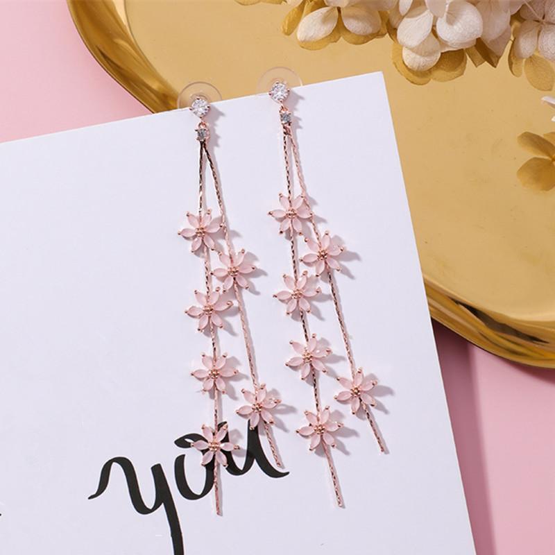 2020 New Temperament Crystal Rhinestone Flower Long Chain Tassel Drop Earrings Trendy Party Accessories Brincos For Women EC819
2020 New Temperament Crystal Rhinestone Flower Long Chain Tassel Drop Earrings Trendy Party Accessories Brincos For Women EC819