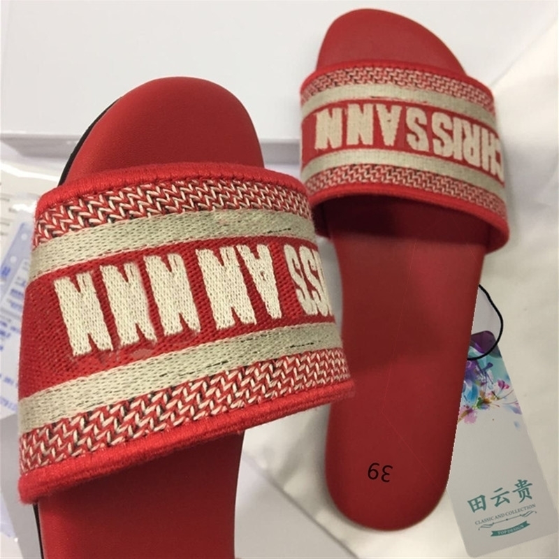 New Slippers Women's Slides Women Platform Shoes Luxury DDD Design Ladies Sandals Multiple Designs Size 35--42 Y200424, Black
New Slippers Women's Slides Women Platform Shoes Luxury DDD Design Ladies Sandals Multiple Designs Size 35--42 Y200424, Black