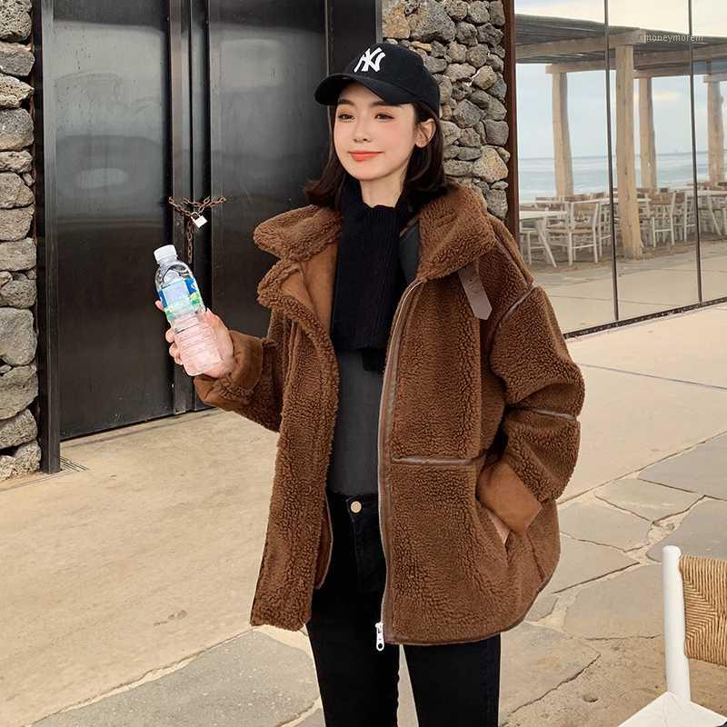 Winter Warm Teddy Coat Women Faux Fur Jacket 2020 Fashion Turn Down Collar Lamb Fur Coat Casual Zipper Pocket Ladies Outwear1, Red
Winter Warm Teddy Coat Women Faux Fur Jacket 2020 Fashion Turn Down Collar Lamb Fur Coat Casual Zipper Pocket Ladies Outwear1, Red