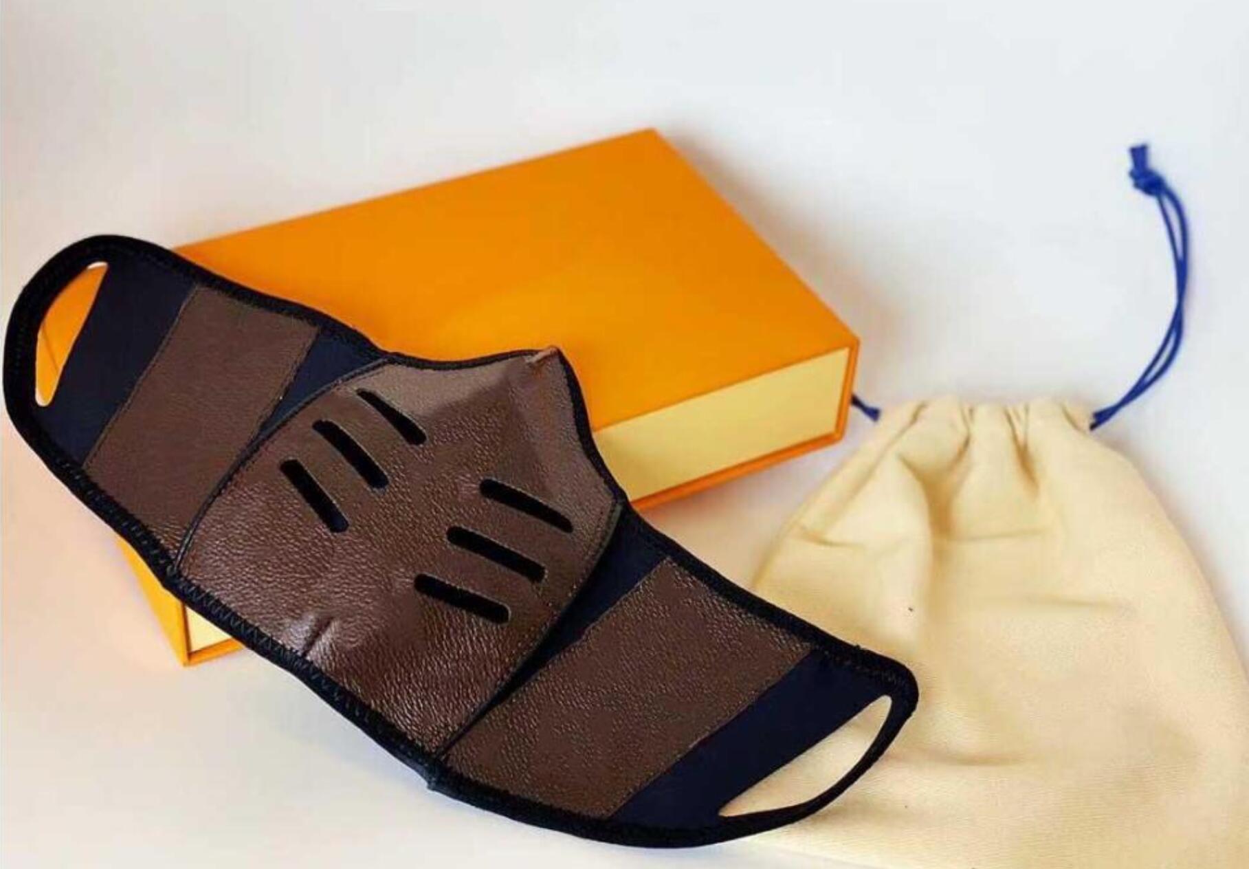 2021 Top Quality Fashion Designer Face Mask for Men Women Leather Luxe Man Reusable Washable Mouth Mens Masks with box dust bag Gift
2021 Top Quality Fashion Designer Face Mask for Men Women Leather Luxe Man Reusable Washable Mouth Mens Masks with box dust bag Gift