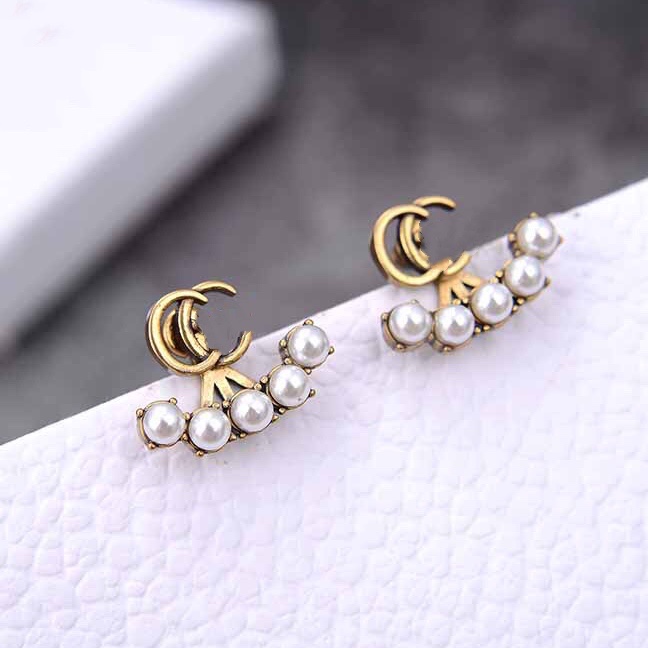 Luxury Designer Jewelry Women Earrings Pearl Stud with letter stamp Brass with gold plated Diamond earring elegant new fashion jewelry
Luxury Designer Jewelry Women Earrings Pearl Stud with letter stamp Brass with gold plated Diamond earring elegant new fashion jewelry