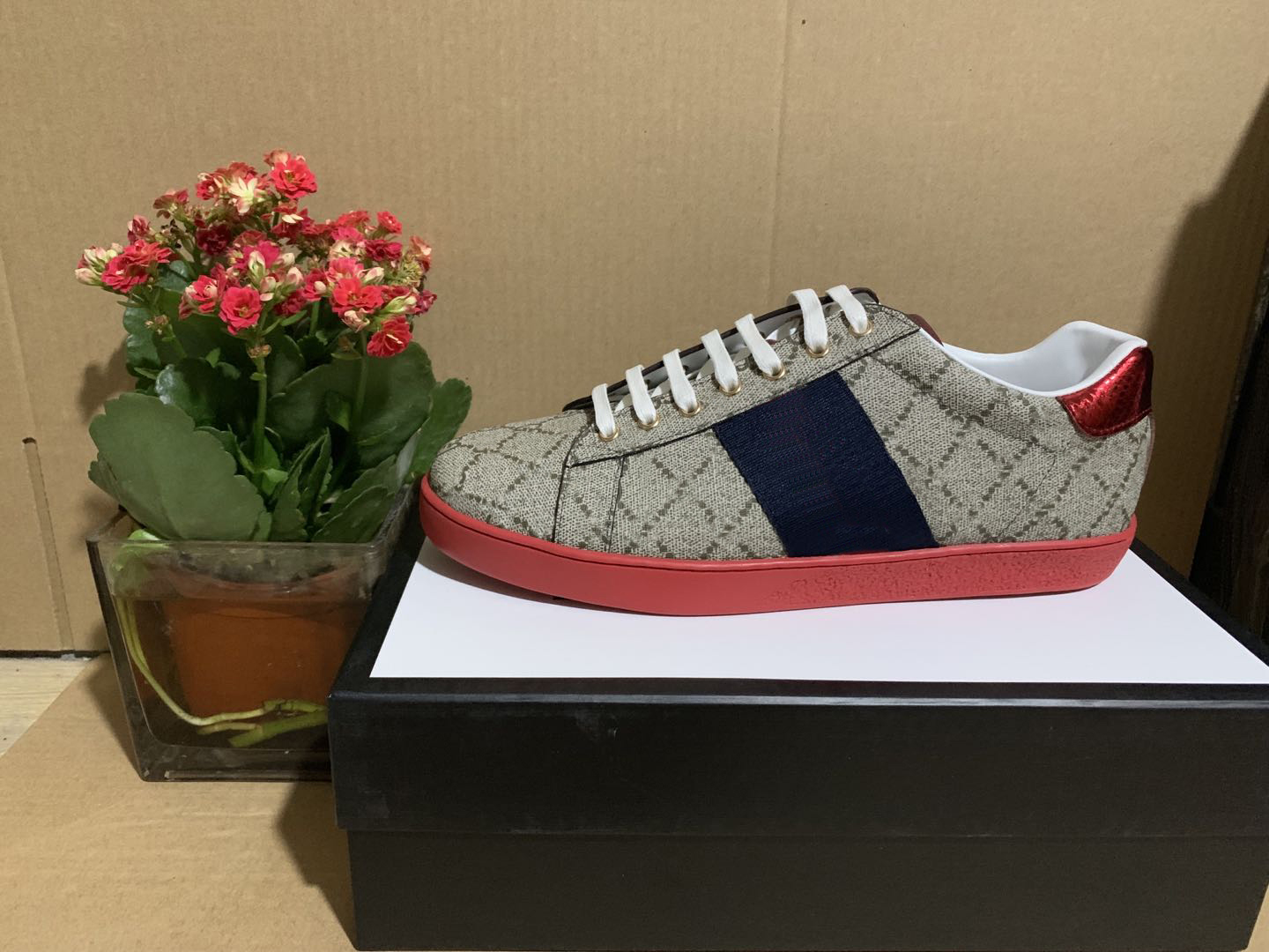TOP 2021 Best Quality Stripe New Designer Shoes ACE Embroidered Mens real Leather Designer Sneakers Woman man Casual ace Shoes, As it
TOP 2021 Best Quality Stripe New Designer Shoes ACE Embroidered Mens real Leather Designer Sneakers Woman man Casual ace Shoes, As it