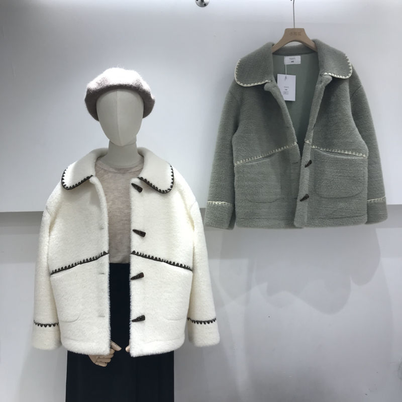 2021 New Doll Necklace Buckle Horn Embroidered Imitation Velvet Mink Coat Short Female Garment Man ACMT, Beige
2021 New Doll Necklace Buckle Horn Embroidered Imitation Velvet Mink Coat Short Female Garment Man ACMT, Beige