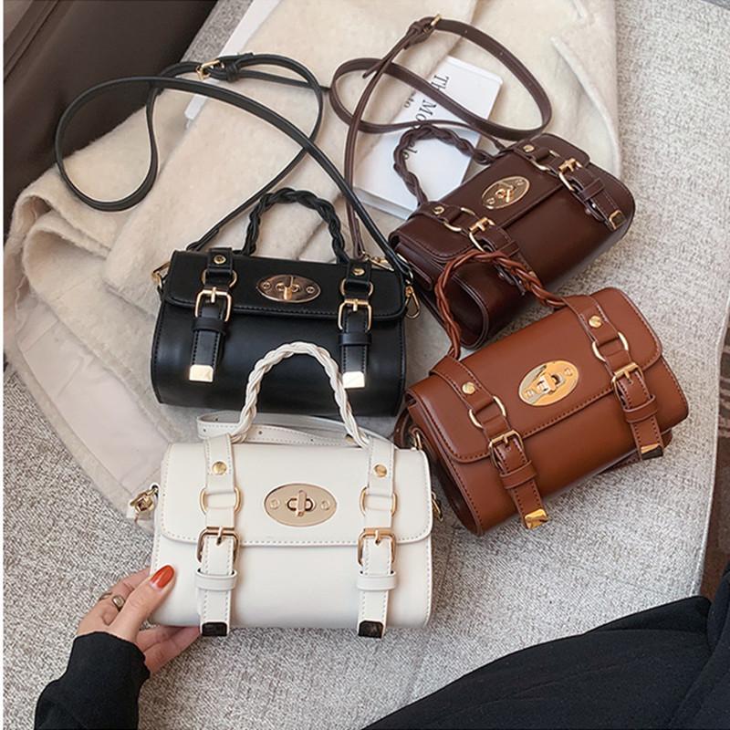 Fashion Women's 2021 New Texture Square Versatile Simple Retro Shoulder Bag Slung Female Bag, Black
Fashion Women's 2021 New Texture Square Versatile Simple Retro Shoulder Bag Slung Female Bag, Black