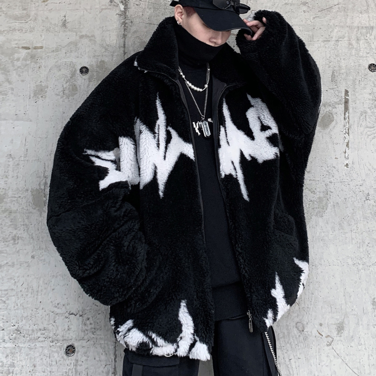 2020 Black Letter Personalized Loose Graffiti Collar Fleece Warm Male Jacket Ourhomme Heren Winterjas Fur Coat Z5jv
2020 Black Letter Personalized Loose Graffiti Collar Fleece Warm Male Jacket Ourhomme Heren Winterjas Fur Coat Z5jv