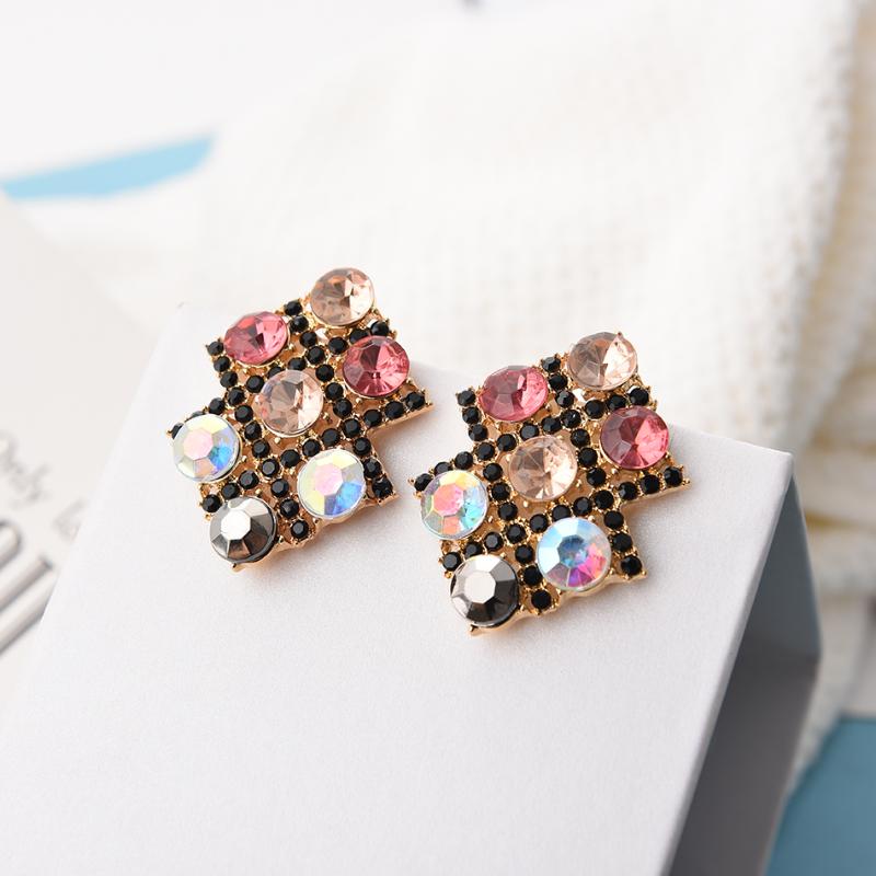 Ztech Classic Vintage Stud Earrings For Female Mixcolor Crystal Fashion Statement Jewelry Wedding Party Accessories Wholesale
Ztech Classic Vintage Stud Earrings For Female Mixcolor Crystal Fashion Statement Jewelry Wedding Party Accessories Wholesale