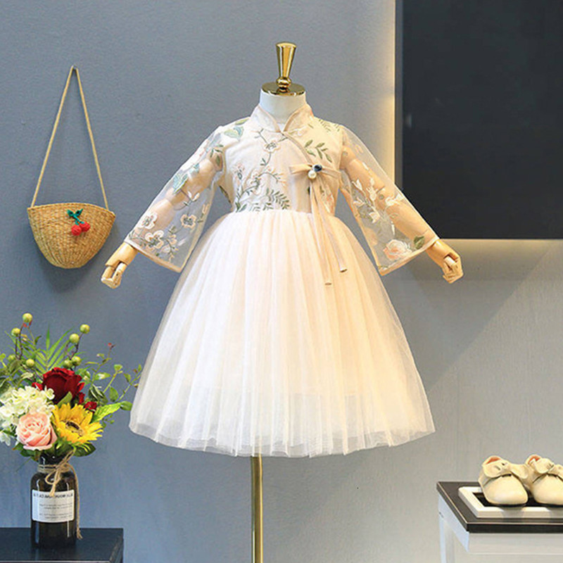 2021 New Girls Summer Chinese Style Toddler Embroidery Elegant Baby Vintage Costume Kids Children Clothing 3-7y M48u, Beige
2021 New Girls Summer Chinese Style Toddler Embroidery Elegant Baby Vintage Costume Kids Children Clothing 3-7y M48u, Beige