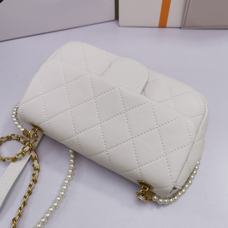 Fashion pearl chain flap shoulder bag high quality ladies white leather handbags purse quilted artsy crossbody bags 2021
Fashion pearl chain flap shoulder bag high quality ladies white leather handbags purse quilted artsy crossbody bags 2021