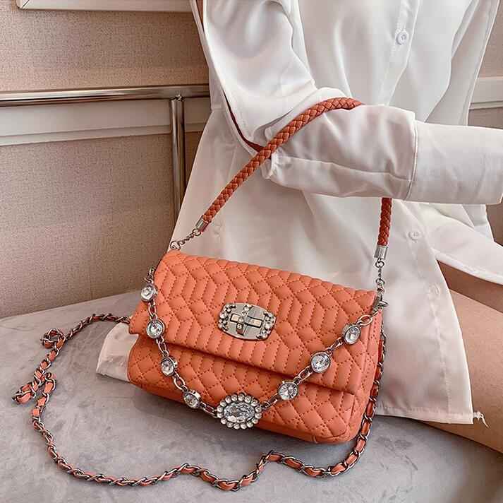 Factory wholesale women handbag sweet ladies diamond armpit shoulder bag street trend soft fold leather messenger bag elegant diamond chain
Factory wholesale women handbag sweet ladies diamond armpit shoulder bag street trend soft fold leather messenger bag elegant diamond chain