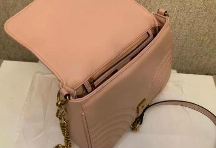 SHIPPING Fashion gold chain marmontr bag famous luxury party gold bee bag Marmont velvet shoulder bag Women designer bags, Red
SHIPPING Fashion gold chain marmontr bag famous luxury party gold bee bag Marmont velvet shoulder bag Women designer bags, Red