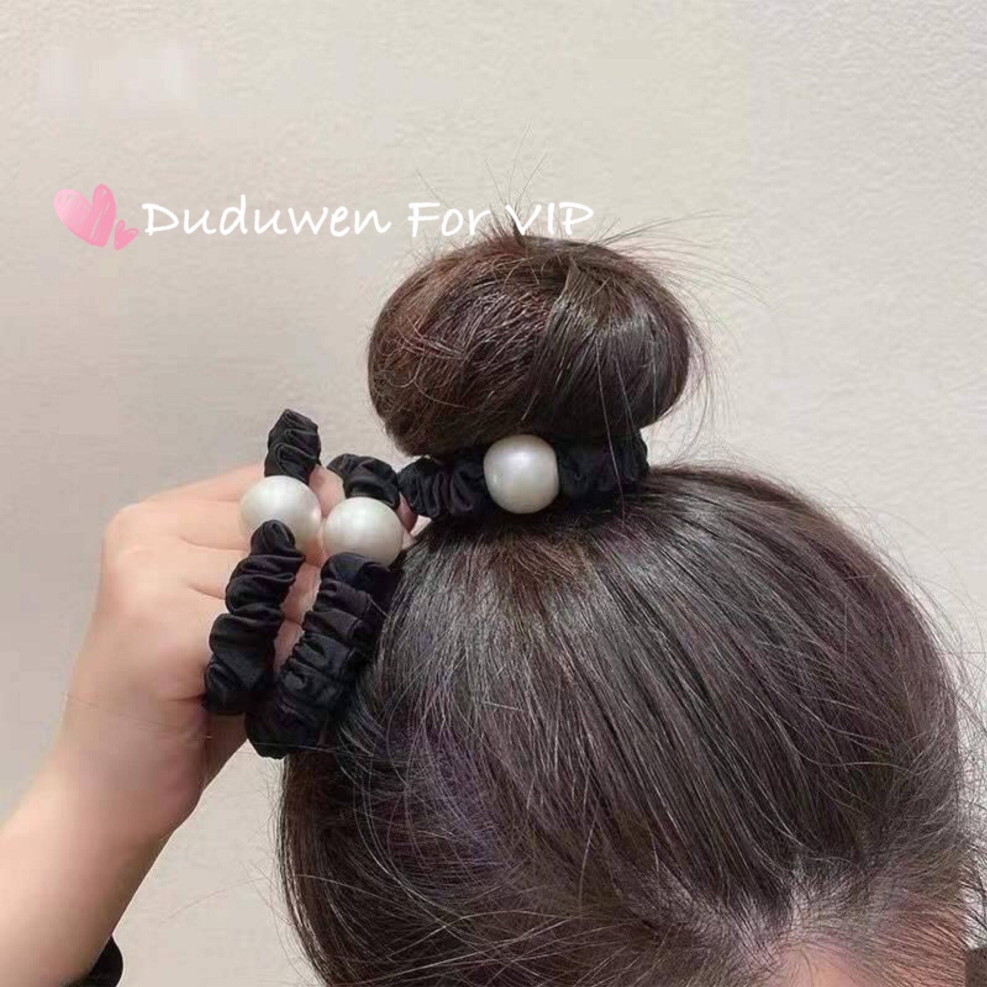 durable hair rope with pearl party gift fashion hair tie no logo item 
durable hair rope with pearl party gift fashion hair tie no logo item