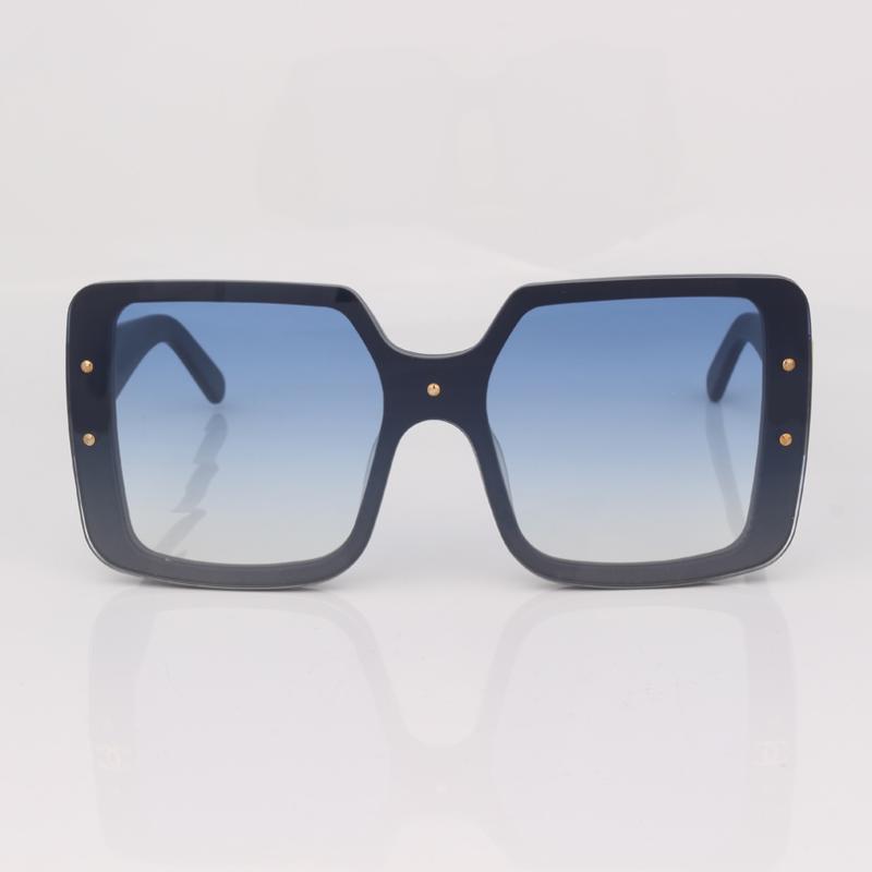 Square Studded frame sunglasses women fashion style chunky frame gradient blue lens women eye wear
Square Studded frame sunglasses women fashion style chunky frame gradient blue lens women eye wear