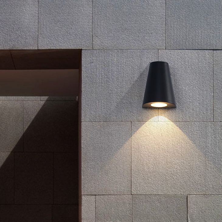 Aluminum Outdoor Wall Lamp Entrance Garden Street Park Porch Light with GU10 LED Bulb
Aluminum Outdoor Wall Lamp Entrance Garden Street Park Porch Light with GU10 LED Bulb