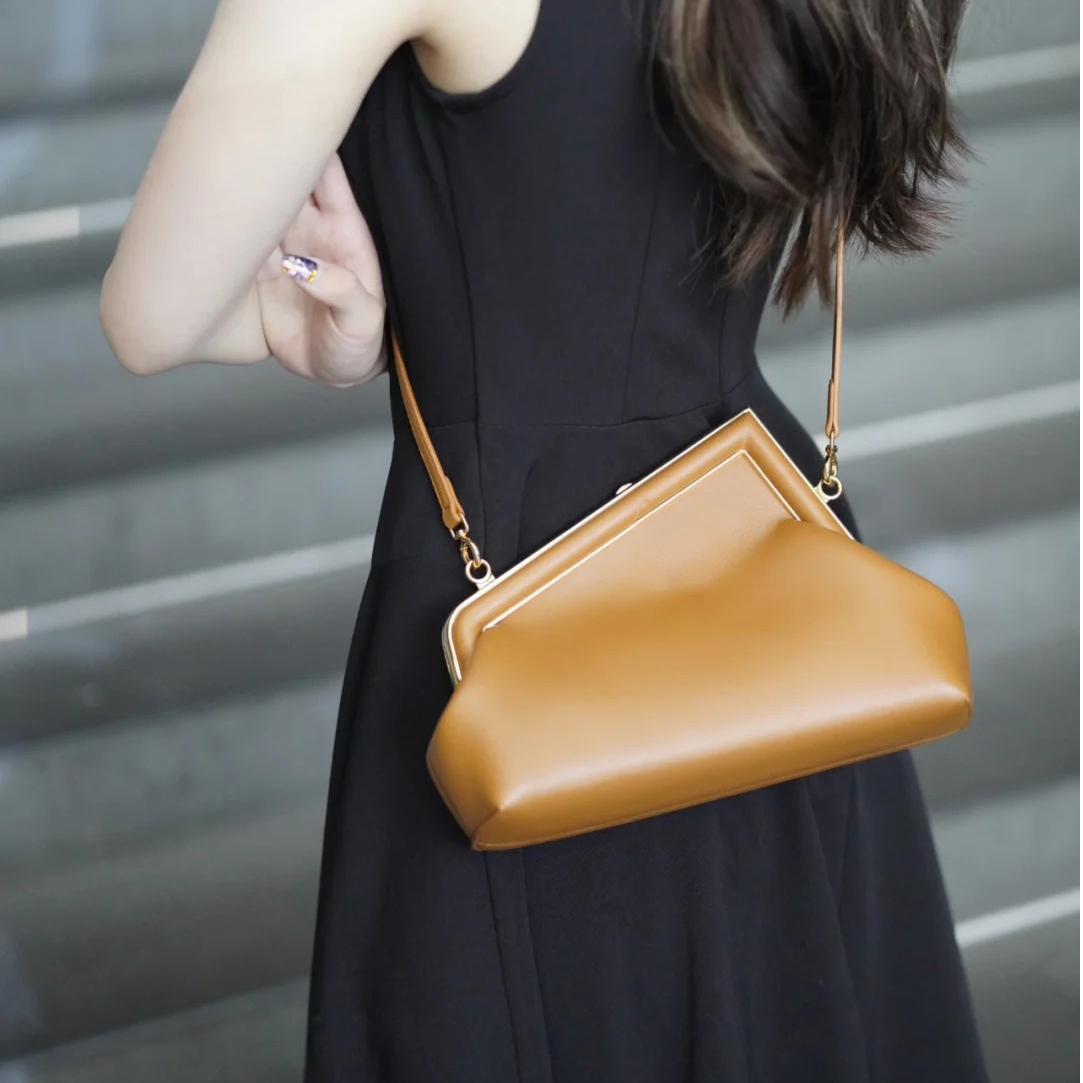 NEW 22 Letter printing Luxury Designers Lady Shoulder Bags Wallets Handbags leather Women Plain Floral Doubler-F Buckle Cowhide Shouler