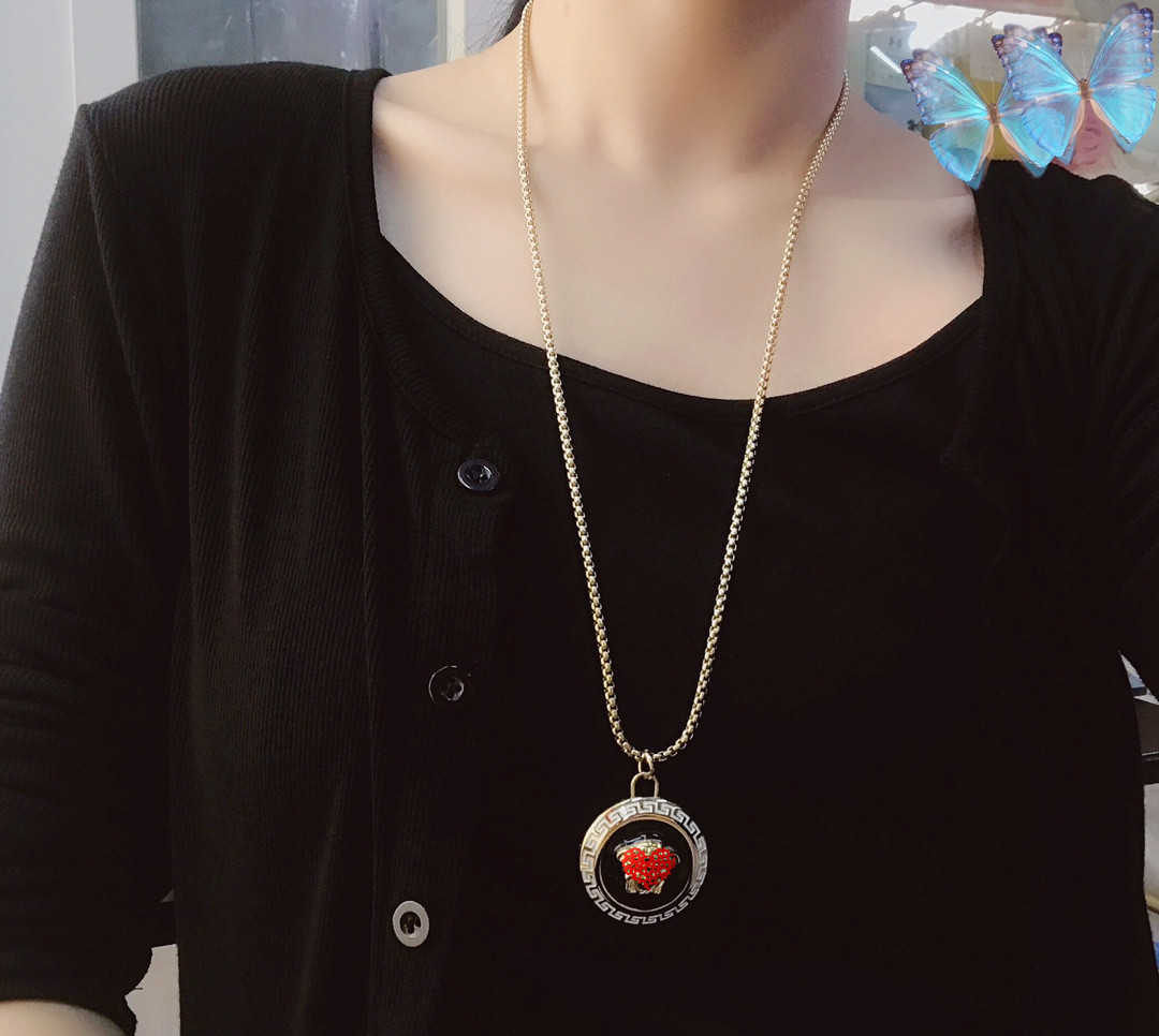 2022 Hot Selling Fashion Designer Ver**ce Famous Brand Necklaces and Luxury Bracelets Jewelry, Silver
2022 Hot Selling Fashion Designer Ver**ce Famous Brand Necklaces and Luxury Bracelets Jewelry, Silver