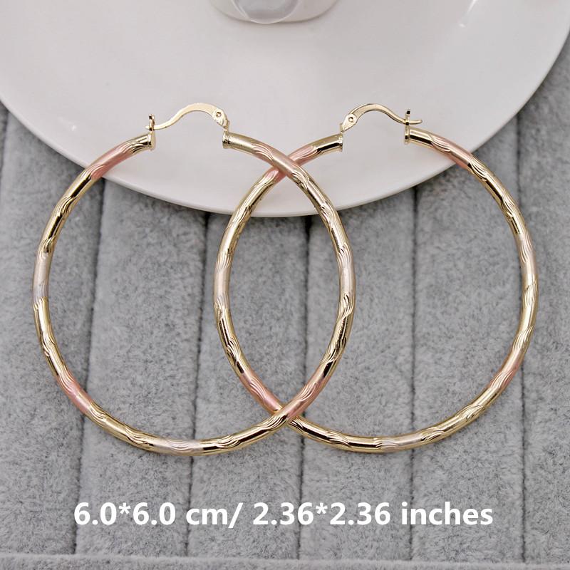 RLOPAY fashion hollow Hoop Gold Earrings for Women Gold big round Earrings Jewelry for Wedding Anniversary Gift acessories
RLOPAY fashion hollow Hoop Gold Earrings for Women Gold big round Earrings Jewelry for Wedding Anniversary Gift acessories