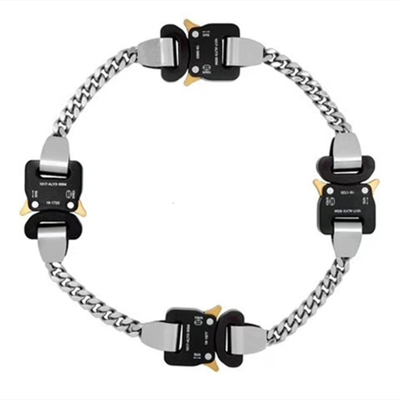 2021 New Ss Necklace Men Women Metal Alyx Hero Chain Accessories Titanium Japanese 9355
2021 New Ss Necklace Men Women Metal Alyx Hero Chain Accessories Titanium Japanese 9355
