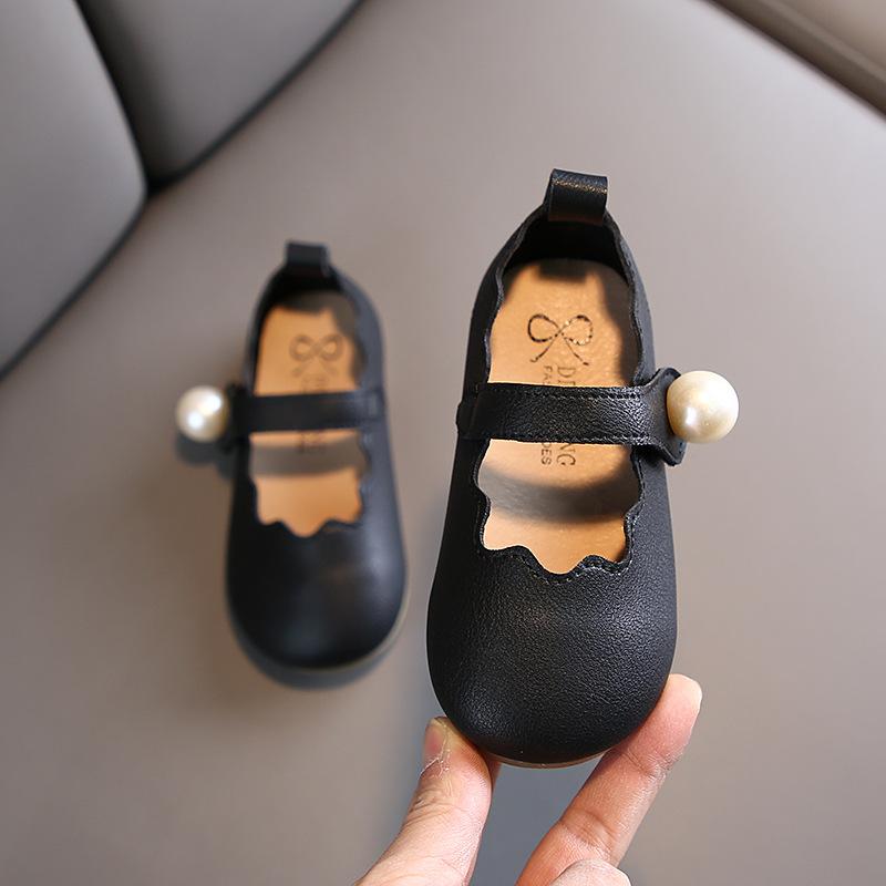 Girl Leather Shoes Autumn New Solid Color Pearl Princess Shoes Soft Bottom Kids Baby Girl Sneakers Size 21-30 SHS050, Shs050brown
Girl Leather Shoes Autumn New Solid Color Pearl Princess Shoes Soft Bottom Kids Baby Girl Sneakers Size 21-30 SHS050, Shs050brown