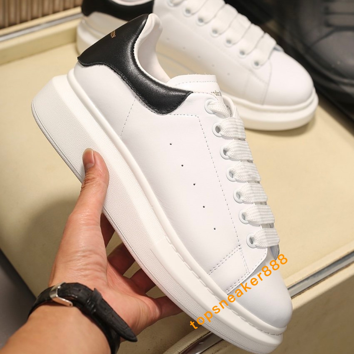 2020 Men Shoes Fashion Women Shoes Men's Leather Lace Up Platform Classic Casual Man Shoes With Box, Platform shoes
2020 Men Shoes Fashion Women Shoes Men's Leather Lace Up Platform Classic Casual Man Shoes With Box, Platform shoes