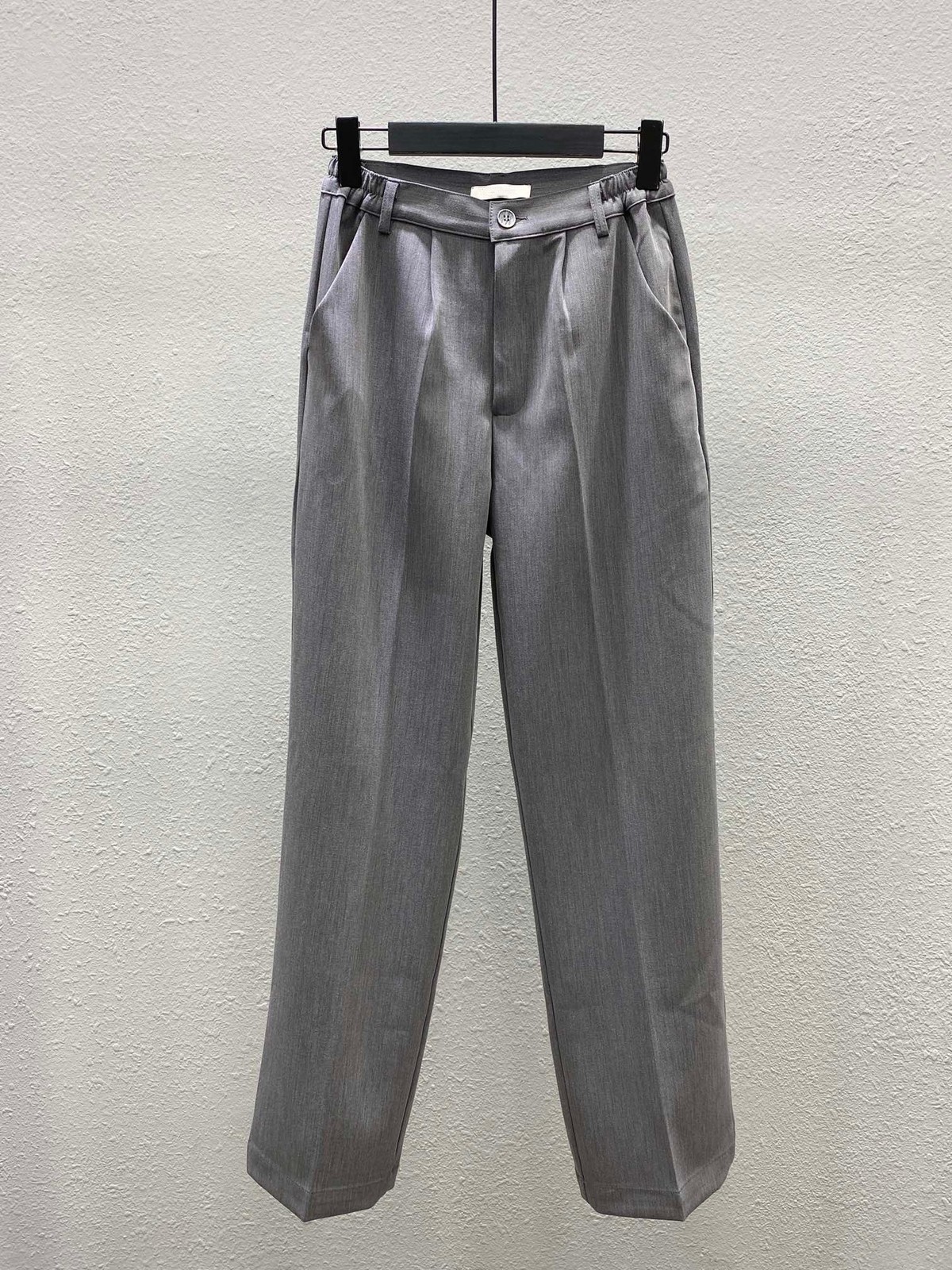 Grey fashion pants women's vertical straight pants 2021 new leisure high waist slim professional pants, Black;white
Grey fashion pants women's vertical straight pants 2021 new leisure high waist slim professional pants, Black;white