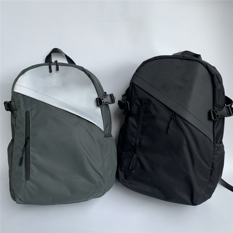Cptopstoney new trend 3M reflective splicing backpack trend fashion backpack women's backpack men's leisure outdoor bag
Cptopstoney new trend 3M reflective splicing backpack trend fashion backpack women's backpack men's leisure outdoor bag