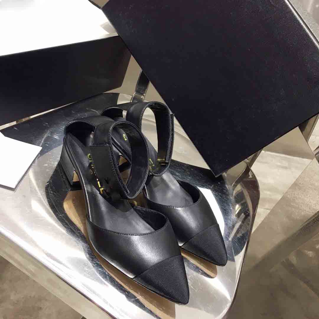 Woman designer sandals Flat designer sandals Luxury lace-up sandals, good quality genuine leather Dust bag card, Colour2
Woman designer sandals Flat designer sandals Luxury lace-up sandals, good quality genuine leather Dust bag card, Colour2