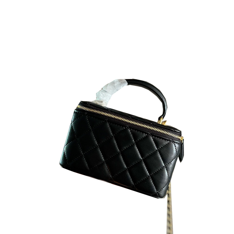2022Black White Womens Vanity Box Designer Bags Top Handle Totes Quilted Matelasse Chain Crossbody Shoulder Cosmetic Card Lipsti, Customize
2022Black White Womens Vanity Box Designer Bags Top Handle Totes Quilted Matelasse Chain Crossbody Shoulder Cosmetic Card Lipsti, Customize