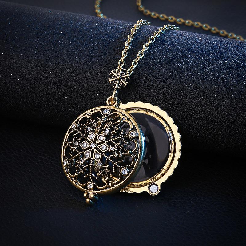 Fashion Hollow Snowflake Pendant Necklace Retro Time Zircon Creative Magnifier Sweater Chain
Fashion Hollow Snowflake Pendant Necklace Retro Time Zircon Creative Magnifier Sweater Chain