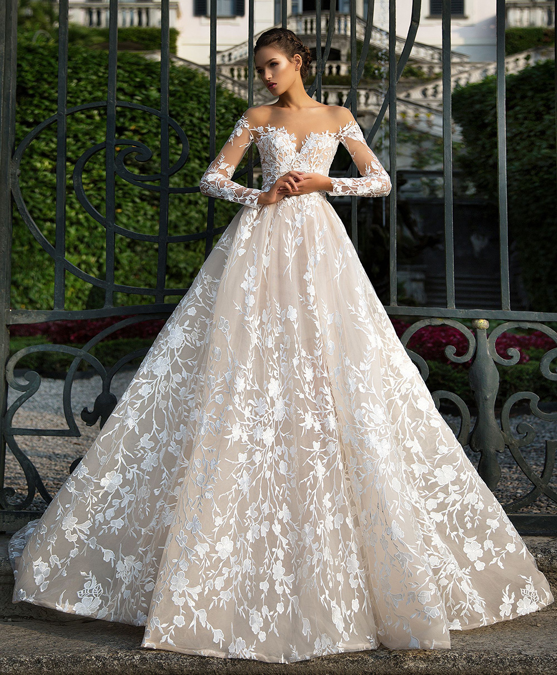 2021 Gorgeous Spring Autumn Floral Lace Wedding Dresses A Line Sexy Backless Illusion Long Sleeves Garden Bridal Gowns Train Bride Dress