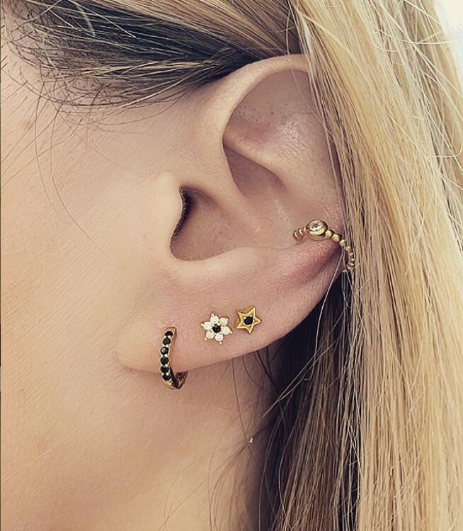 Wholesale cute lovely girl earring factory wholesale promotion jewelry 5mm tiny cz flower white black cz minimal adorable tiny stud for girl