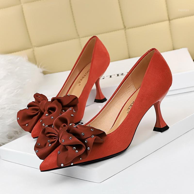 Hot Women Pumps Sexy Kitten heels Ladies Party Stiletto & Enlargers Female Wedding Pointed Suede Rhinestone Flower Shoes Zapatos1, Beige
Hot Women Pumps Sexy Kitten heels Ladies Party Stiletto & Enlargers Female Wedding Pointed Suede Rhinestone Flower Shoes Zapatos1, Beige