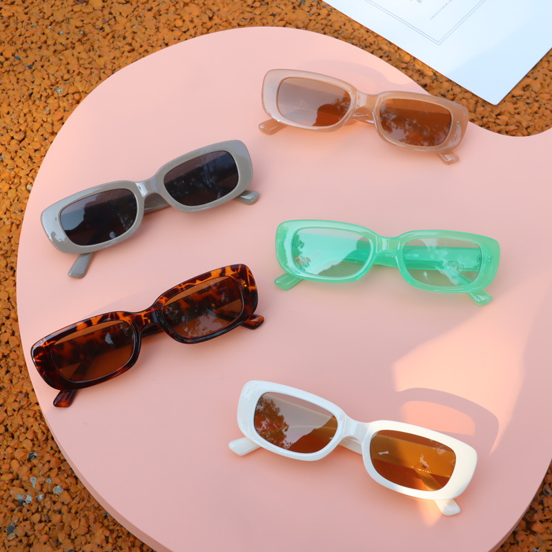 Children leopard grain Sunglasses girls small square frame sunglass goggles children Uv 400 Protective eyewear boys beach holiday sunblock Q4325
Children leopard grain Sunglasses girls small square frame sunglass goggles children Uv 400 Protective eyewear boys beach holiday sunblock Q4325