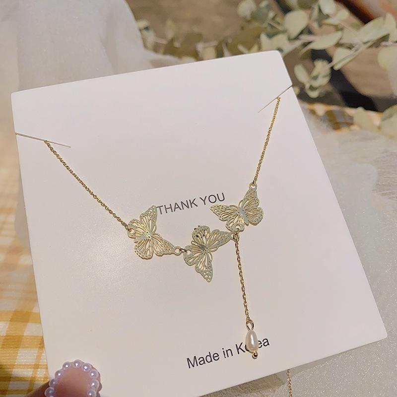 Chokers Hollow Out Gold Chain Butterfly Pendant Choker Necklace Women Statement Collar Bohemian Beach Jewelry Gift Trendy 146
Chokers Hollow Out Gold Chain Butterfly Pendant Choker Necklace Women Statement Collar Bohemian Beach Jewelry Gift Trendy 146
