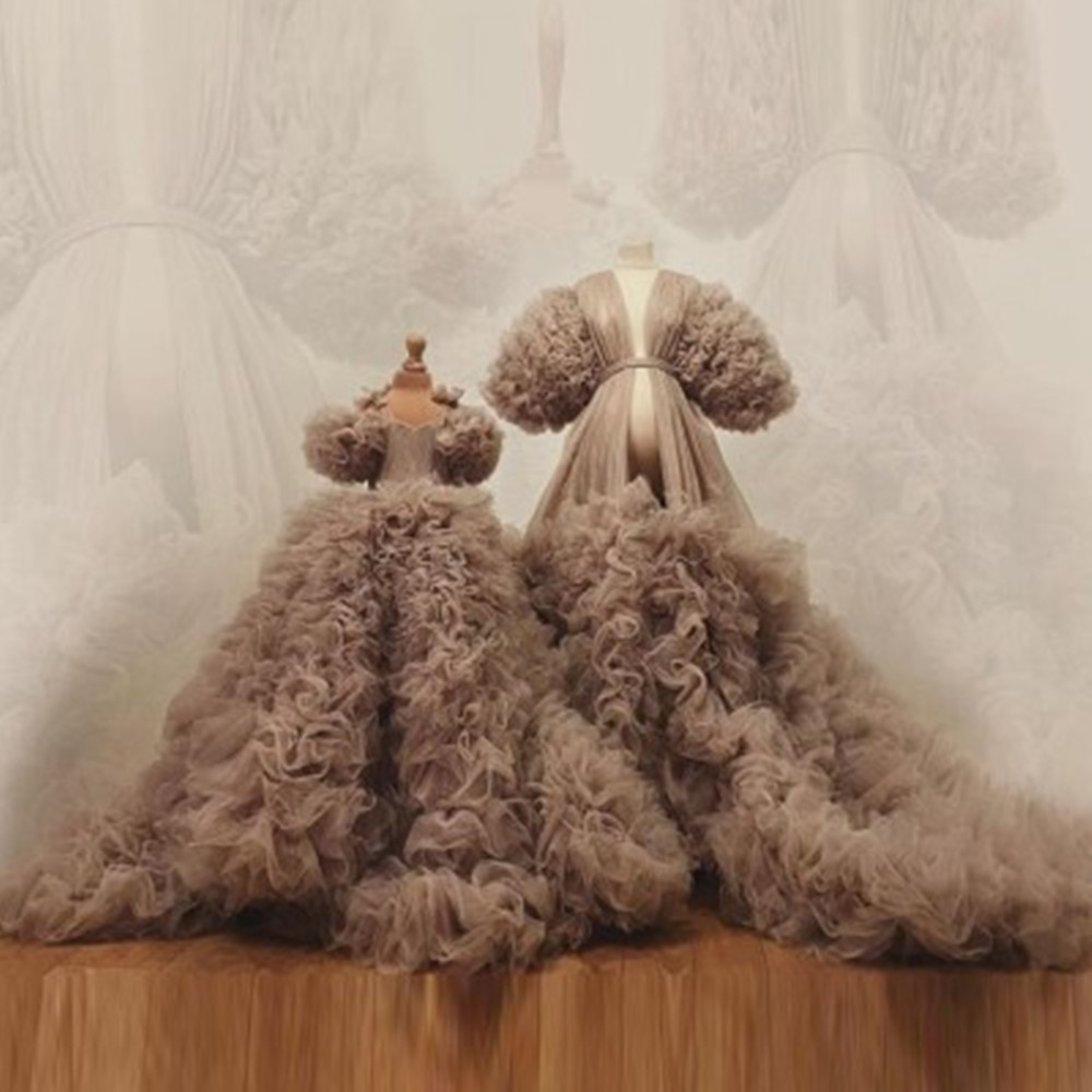 

Evening Dresses Puffy Tulle Mother And Me Dress For Photography Shoot Short Ruffles Tulle Dressing Gowns Mom & Daughter Gowns, Champagne
