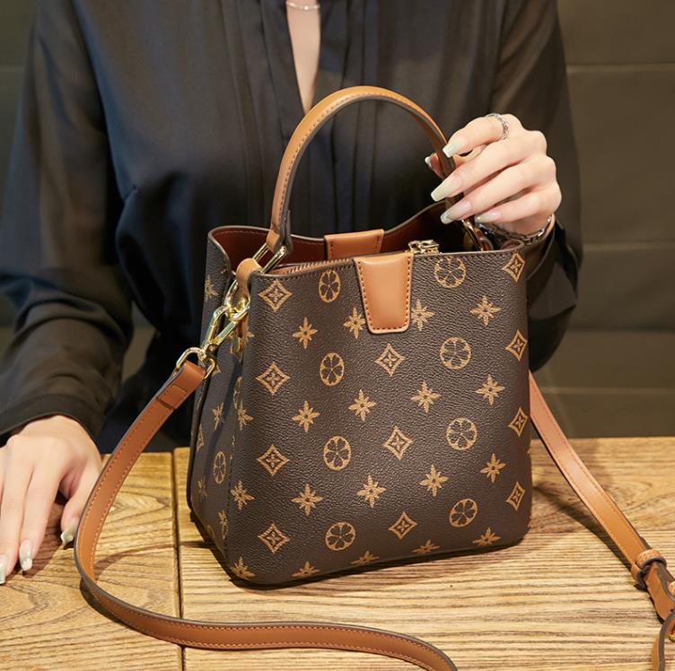 Women's Bag Summer High Fashion Age Reduction Messenger Handbag Shoulder Bucket Bags, Coffee
Women's Bag Summer High Fashion Age Reduction Messenger Handbag Shoulder Bucket Bags, Coffee