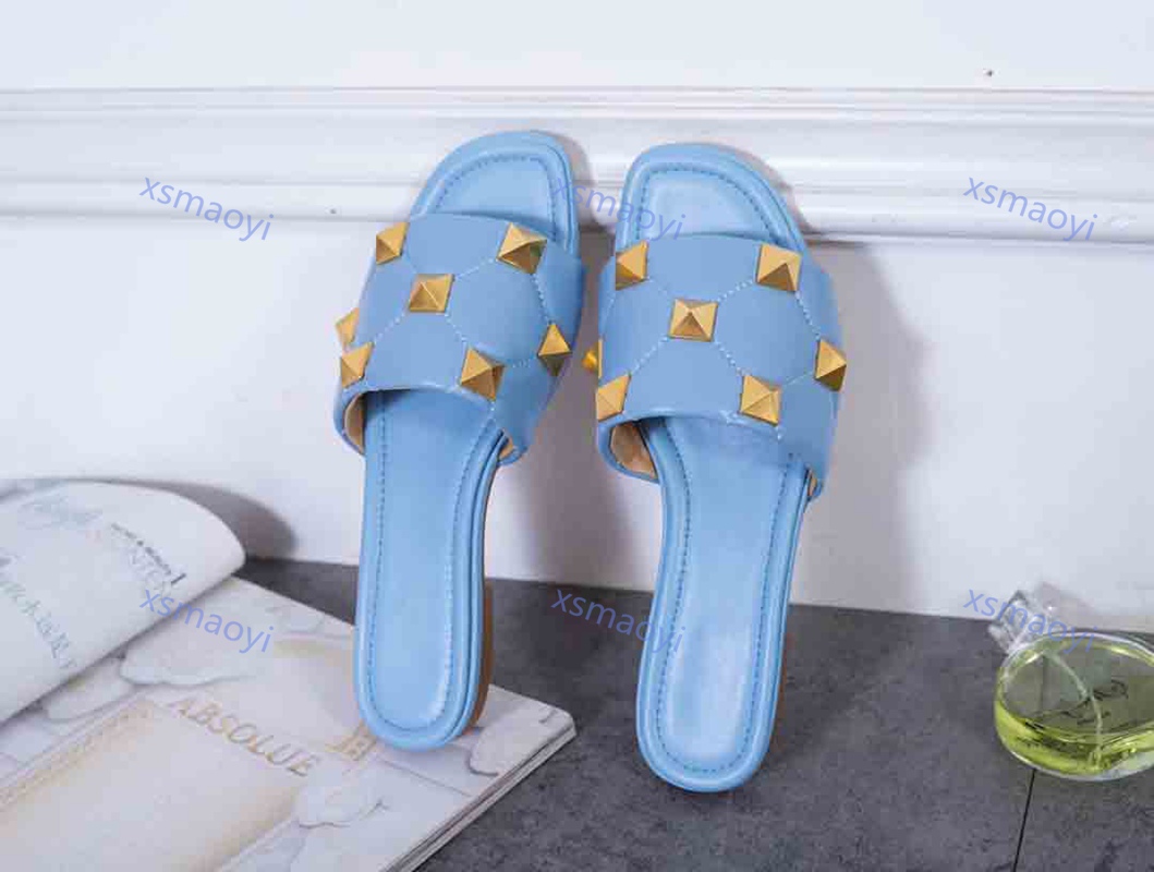 2021 ladies progettista sandals Rockstud Spikes beach coral loafer slippers causality design shoes flip flops
2021 ladies progettista sandals Rockstud Spikes beach coral loafer slippers causality design shoes flip flops