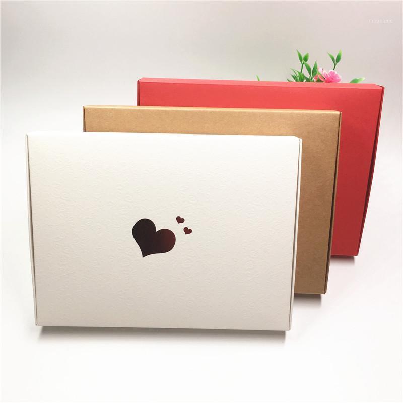 30Pcs/Lot Kraft Paper Packaging Boxes 20x15x2.5cm Thermoprinting Love Heart Gift Boxes Notebook Natural Silk Packing Box Cases1
30Pcs/Lot Kraft Paper Packaging Boxes 20x15x2.5cm Thermoprinting Love Heart Gift Boxes Notebook Natural Silk Packing Box Cases1
