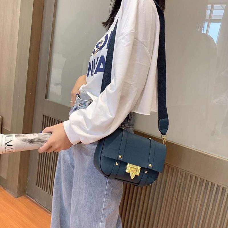 Women Handbag Waist Bag Classic Retro Fashion Handbag Travel Shopping Essential Women Shoulder Bag Mobile Phone, Sky blue
Women Handbag Waist Bag Classic Retro Fashion Handbag Travel Shopping Essential Women Shoulder Bag Mobile Phone, Sky blue