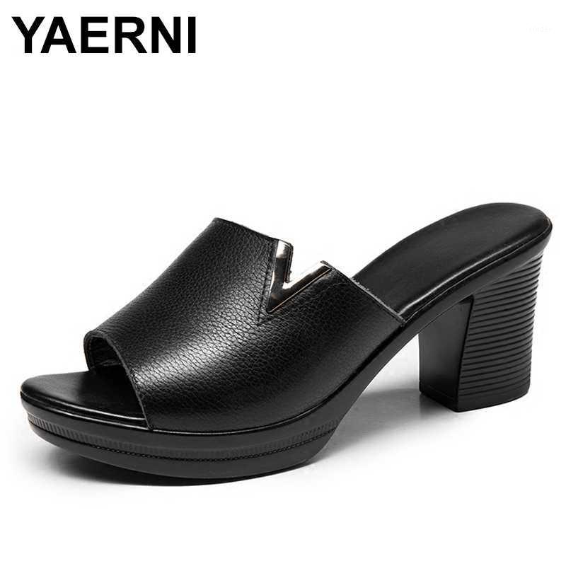 YAERNIDiamond high heel slippers 2020 new shoes middle-aged women summer ladies sandals mother sandal big size 41 platform shoes1, Black
YAERNIDiamond high heel slippers 2020 new shoes middle-aged women summer ladies sandals mother sandal big size 41 platform shoes1, Black