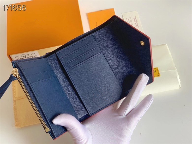 High quality New Fashion Classic Purse women Wallets Card holder Womens Stripes Textured Wallet Short Small Purses With dust bag and box QB5, Red;black
High quality New Fashion Classic Purse women Wallets Card holder Womens Stripes Textured Wallet Short Small Purses With dust bag and box QB5, Red;black