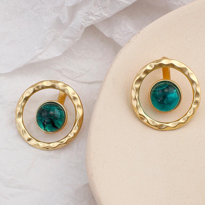Stud AMORCOME 2021 Korean Gold Color Circle Metal Earrings For Women Fashion Green Resin Round Small Pendientes Jewelry
Stud AMORCOME 2021 Korean Gold Color Circle Metal Earrings For Women Fashion Green Resin Round Small Pendientes Jewelry