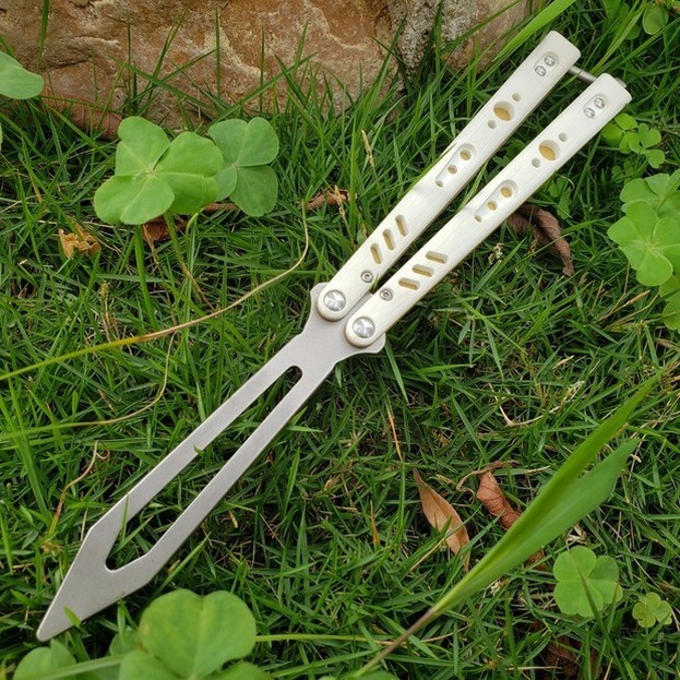 balisong white Rep replicant butterfly D2 G10 handle trainer training knife Crafts Martial arts Collection knvies xmas gift
balisong white Rep replicant butterfly D2 G10 handle trainer training knife Crafts Martial arts Collection knvies xmas gift