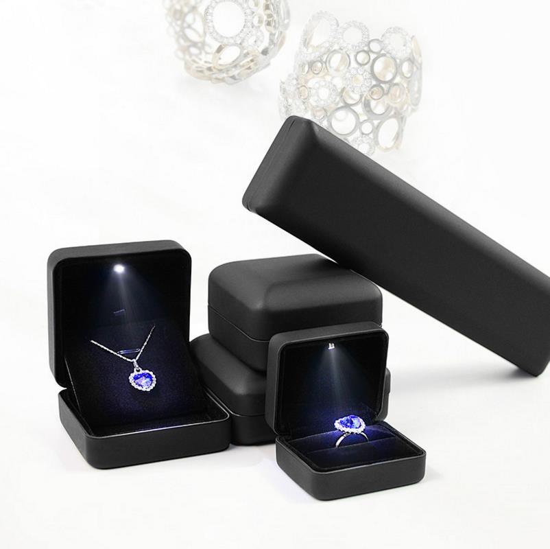 Luxury Pu Leather Jewelry Box for Ring Bracelet Pendant Necklace Earring Cases Gift Boxes Wedding Organizer
Luxury Pu Leather Jewelry Box for Ring Bracelet Pendant Necklace Earring Cases Gift Boxes Wedding Organizer