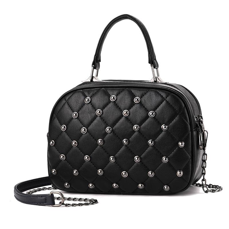 2021 rivet small square bag ladies diagonal bag fashion simple designer diamond handbag casual all-match leather, Black 
2021 rivet small square bag ladies diagonal bag fashion simple designer diamond handbag casual all-match leather, Black