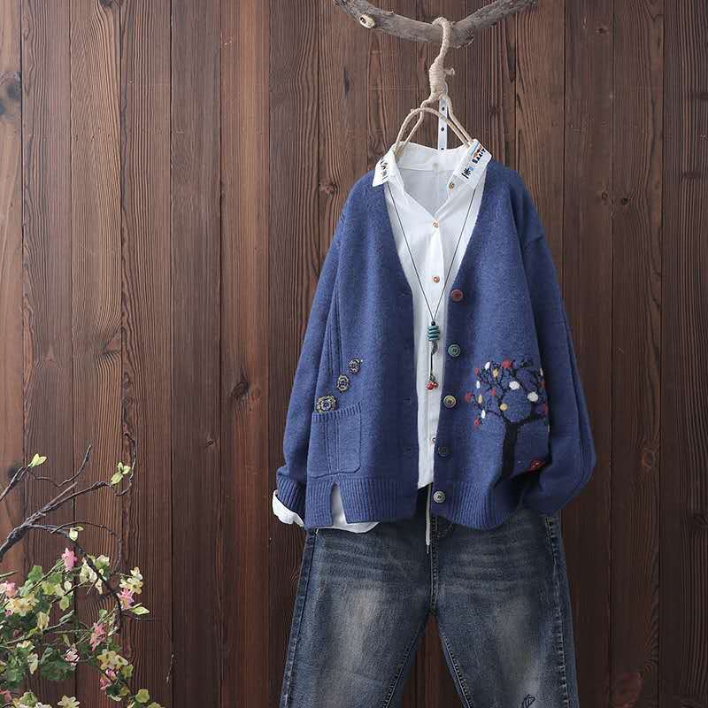 Women's long-sleeved knitted cardigan literary jacquard V-neck sweater coat autumn and winter new loose casual top clothing 201030