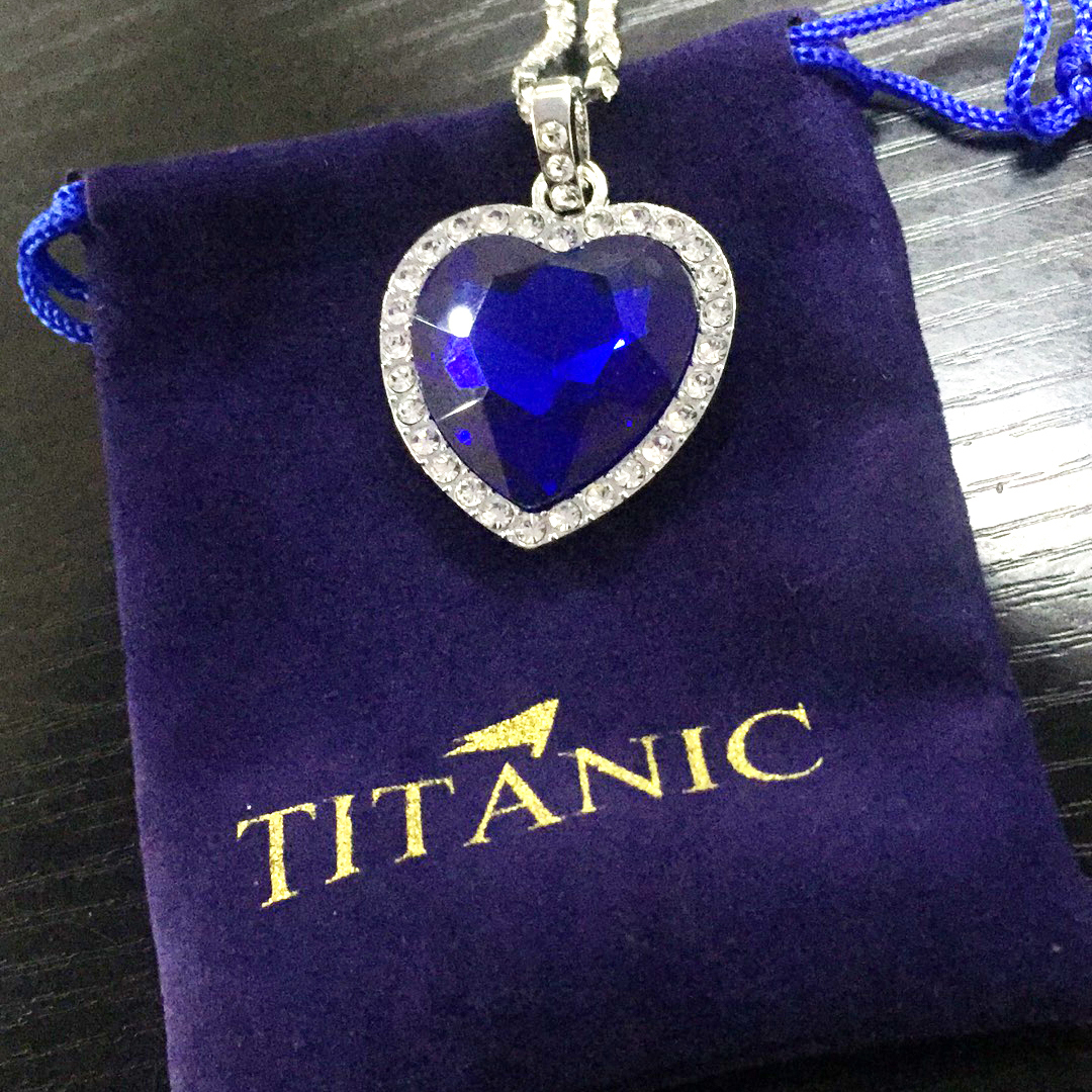 wholesale Titanic Heart of Ocean blue heart love forever pendant Necklace + velvet bag 200929
wholesale Titanic Heart of Ocean blue heart love forever pendant Necklace + velvet bag 200929