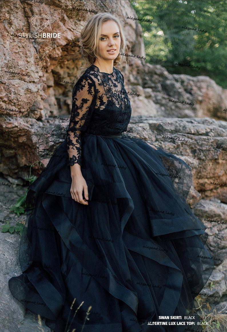 Swan Black Gothic Engagement Wedding Dresses 2021 Waves Horsehair Skirt Albertine Lace Top Bohemian Long Sleeve Beach Bridal Gowns
