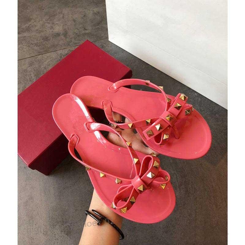 Hot sale summer new style ladies slippers design luxe slippers flat sandals bowknot rivet fashion PVC crystal beach shoes size 35-40
Hot sale summer new style ladies slippers design luxe slippers flat sandals bowknot rivet fashion PVC crystal beach shoes size 35-40