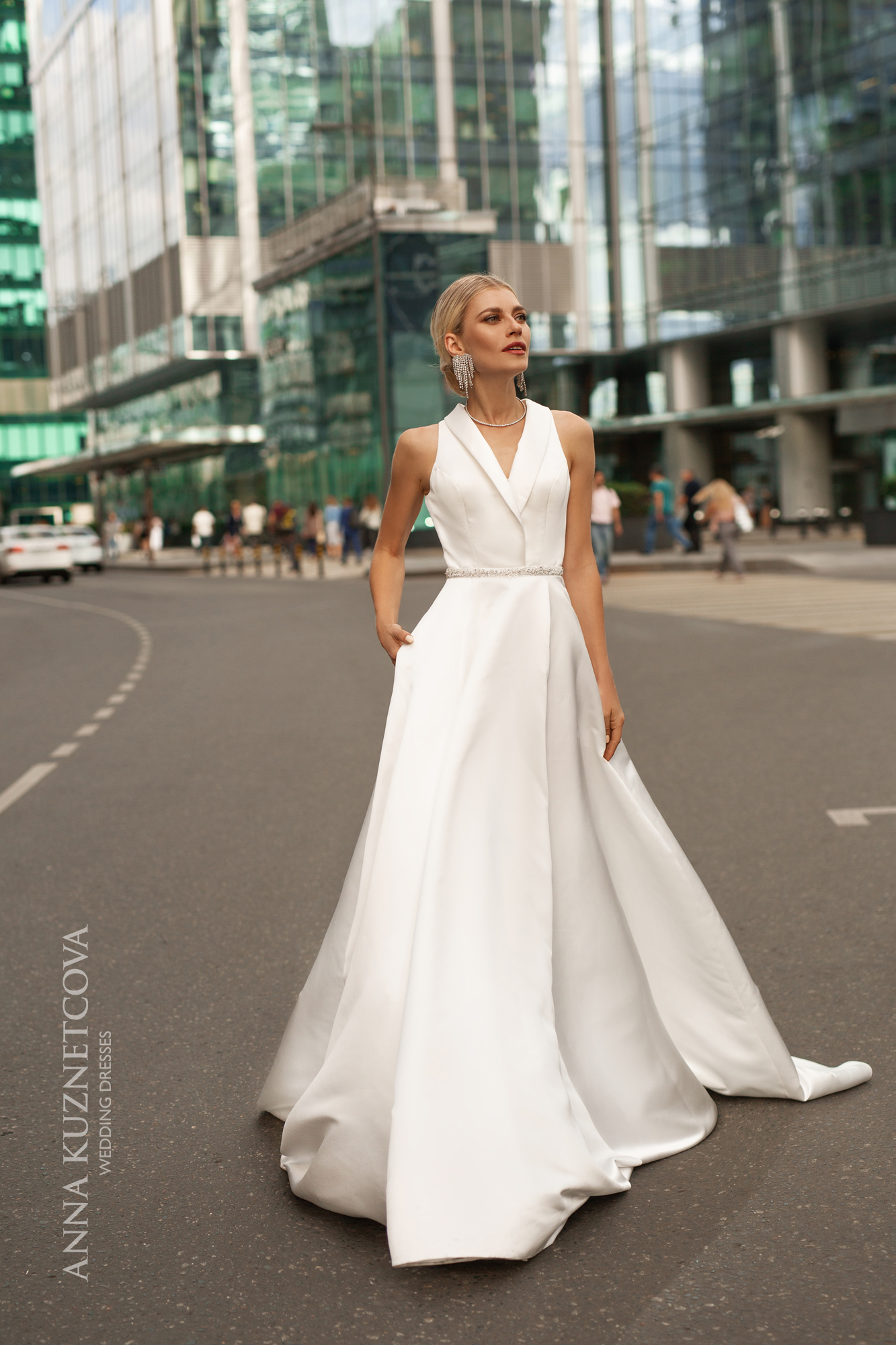 Anna Kuznetcova 2021 Satin Wedding Dresses With Beaded Sash V Neck Cheap Reception Gowns Sweep Train Bridal Gowns