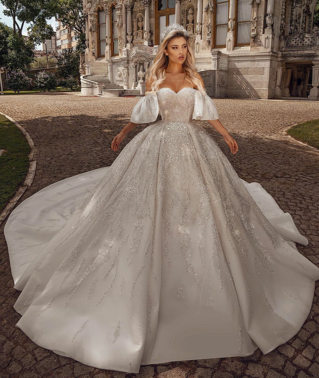 2020 Crystal A Line Wedding Dresses Plus Size Off Shoulder Lace Beading Vintage Bridal Gowns Custom Made Dubai Luxurious Wedding Dress